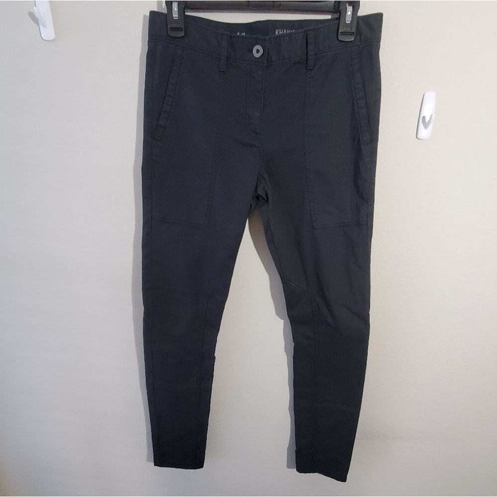 GAP KHAKIS super skinny‎ ankle cropped size 2